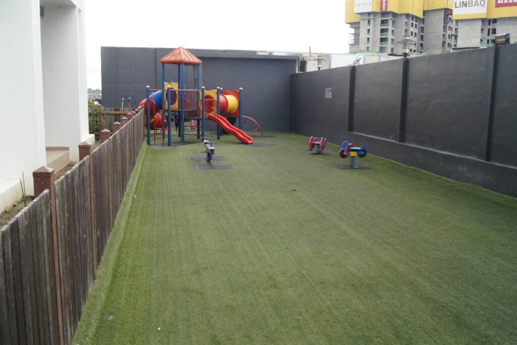 Space At Ksl D'esplanade Residence, With Tv Box 1109 *