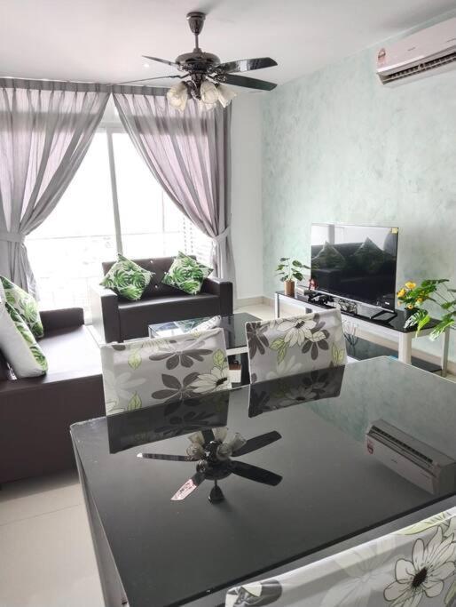 Space At Ksl D'esplanade Residence, With Tv Box 1109 Apartment